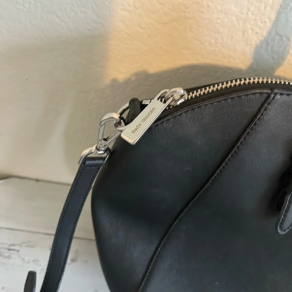 Michael Kors Nero Black and silver Purse with crossbody strap
